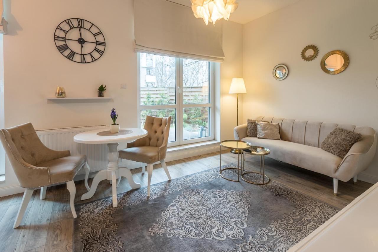 Kierbedzia 6 - Bezplatny Podziemny Parking - Free Parking - Piekny Ogrodek Z Tarasem - 2Km Lazienki Krolewskie - Wifi - Smart Tv 50 Cali - Good Apartments Warsaw Ngoại thất bức ảnh