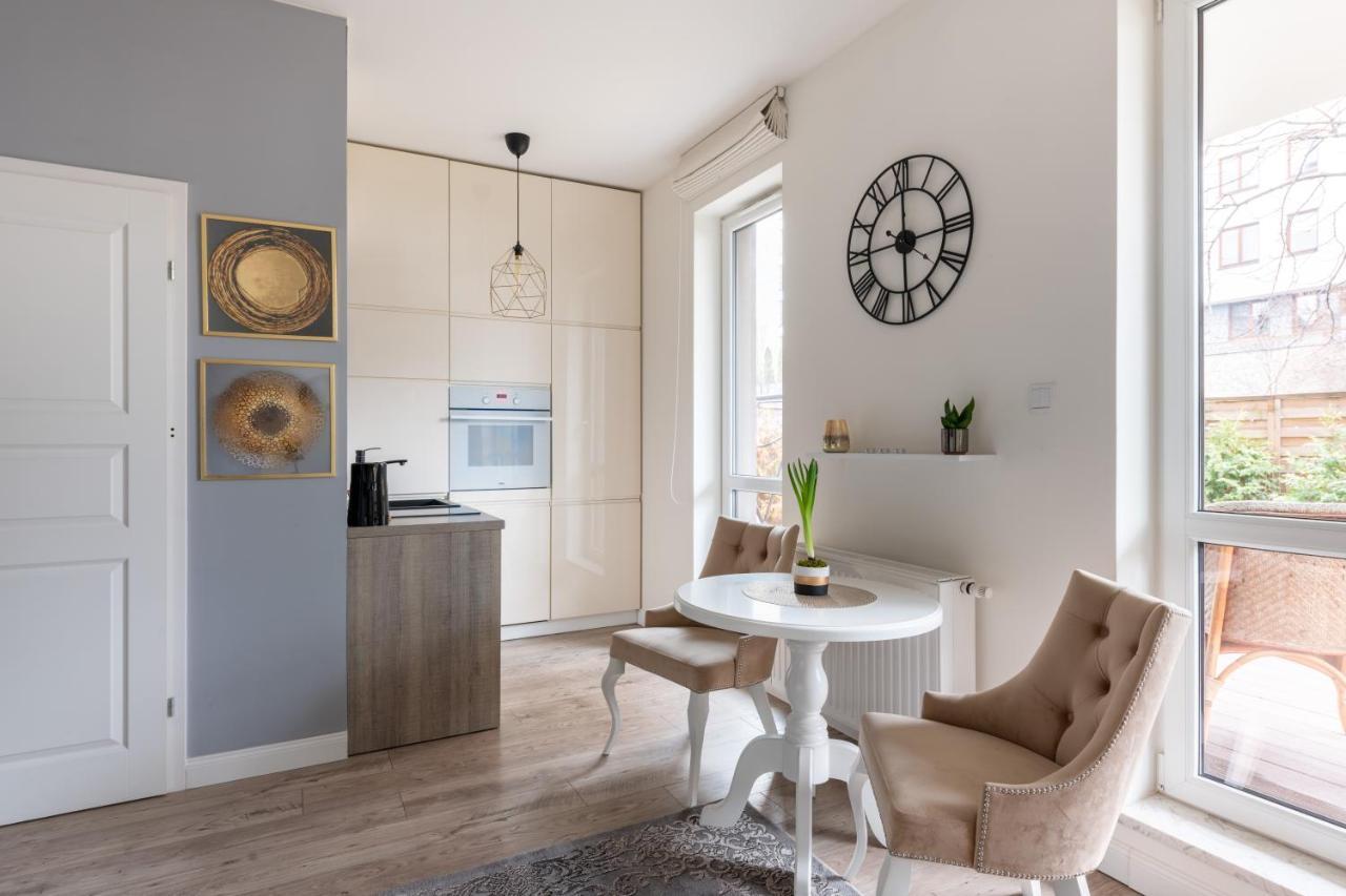 Kierbedzia 6 - Bezplatny Podziemny Parking - Free Parking - Piekny Ogrodek Z Tarasem - 2Km Lazienki Krolewskie - Wifi - Smart Tv 50 Cali - Good Apartments Warsaw Ngoại thất bức ảnh