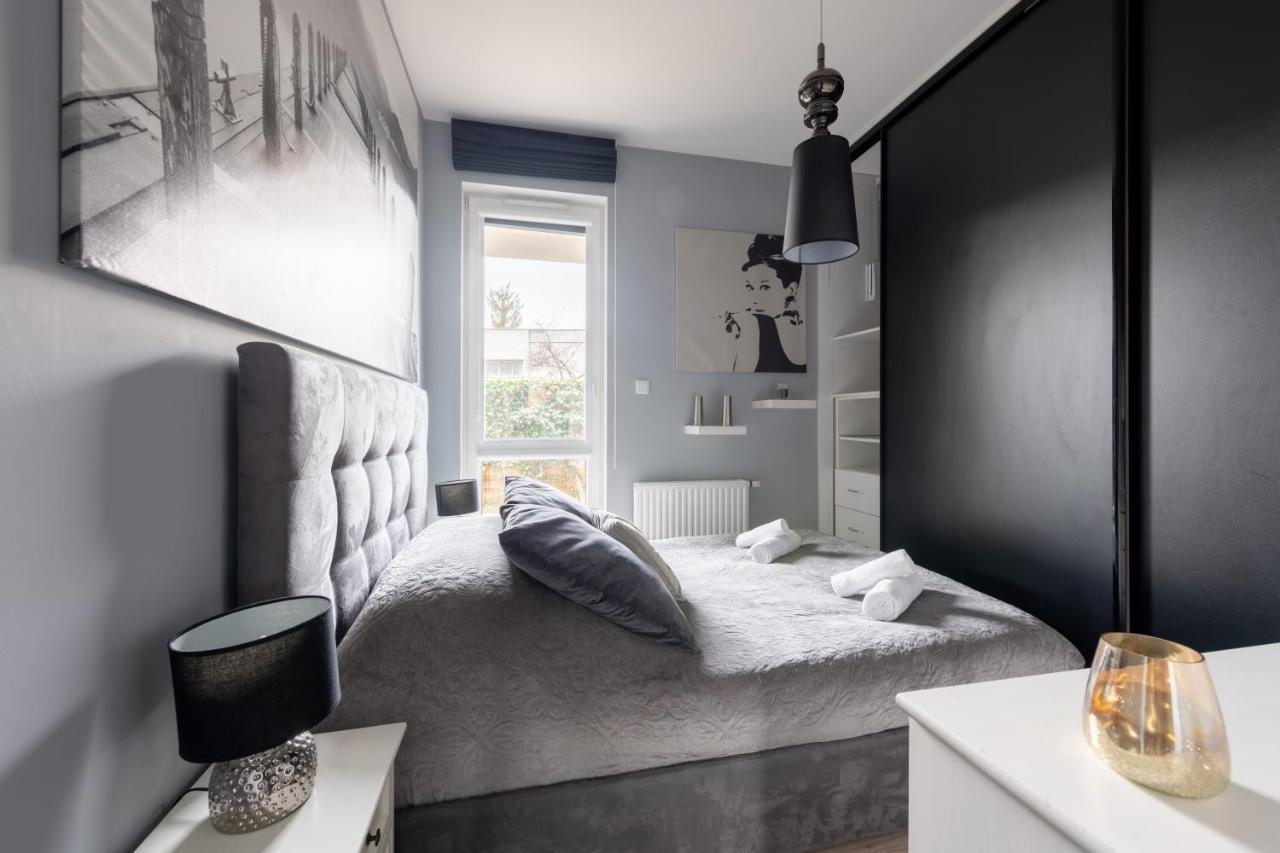 Kierbedzia 6 - Bezplatny Podziemny Parking - Free Parking - Piekny Ogrodek Z Tarasem - 2Km Lazienki Krolewskie - Wifi - Smart Tv 50 Cali - Good Apartments Warsaw Ngoại thất bức ảnh