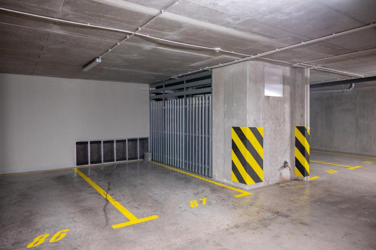 Kierbedzia 6 - Bezplatny Podziemny Parking - Free Parking - Piekny Ogrodek Z Tarasem - 2Km Lazienki Krolewskie - Wifi - Smart Tv 50 Cali - Good Apartments Warsaw Ngoại thất bức ảnh